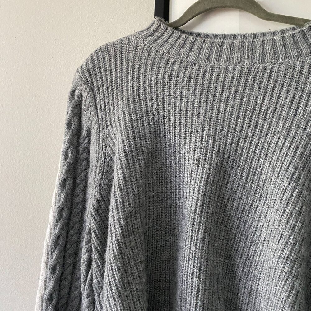 Marled x Olivia Culpo | EUC Intarsia Cable Sweater Gray/Ivory Size Large - Picture 7 of 9